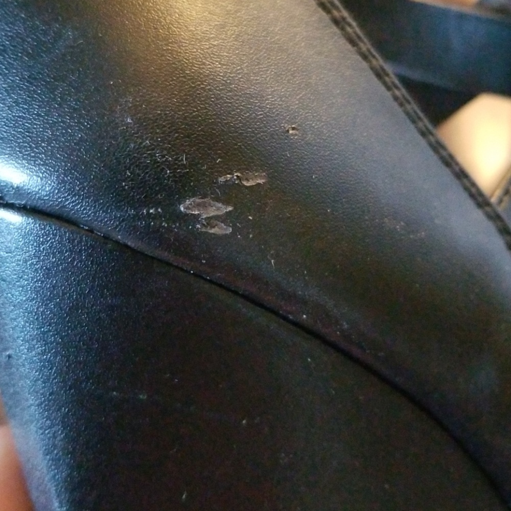 Heels - Picture 4 of 4